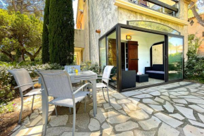 Flat with VERANDA on the ground floor of a house